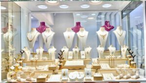 عوامل تأثیرگذار در جذب مشتری از پشت ویترین