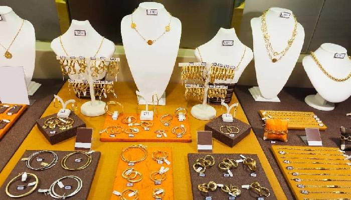 ویترین جواهر در فصلهای مختلف؛ نکات کاربردی