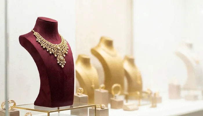 چطور محصولات جدید را متمایز در ویترین جواهر نشان دهیم ؟
